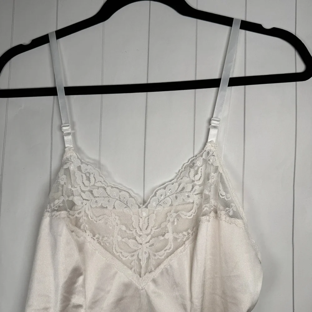VTG 80s Vassarette Ivory Satin Cami Tank Lace Trim Camisole Boudoir‎ Lingerie M